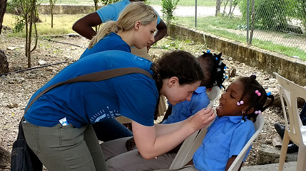 Cedarville pharmacy students in Dominican Republic